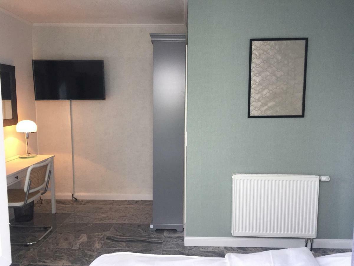 Neues Zimmerapartment Mit Bad Neckarwestheim Esterno foto